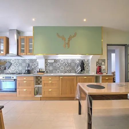 Du Sourcier בית נופש Sadillac