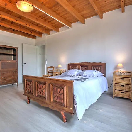 בית נופש Du Sourcier Sadillac