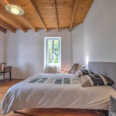 בית נופש Du Sourcier Sadillac